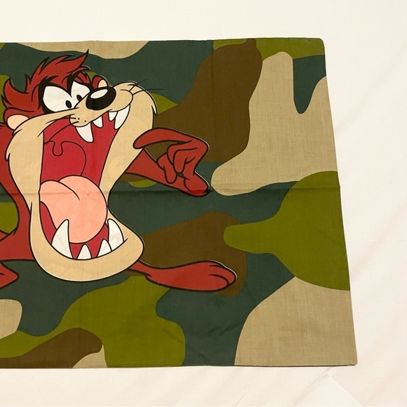 Tazmanian Devil Camouflage Pillowcase 28.5” x 19” Pillow Case - Picture 3 of 16